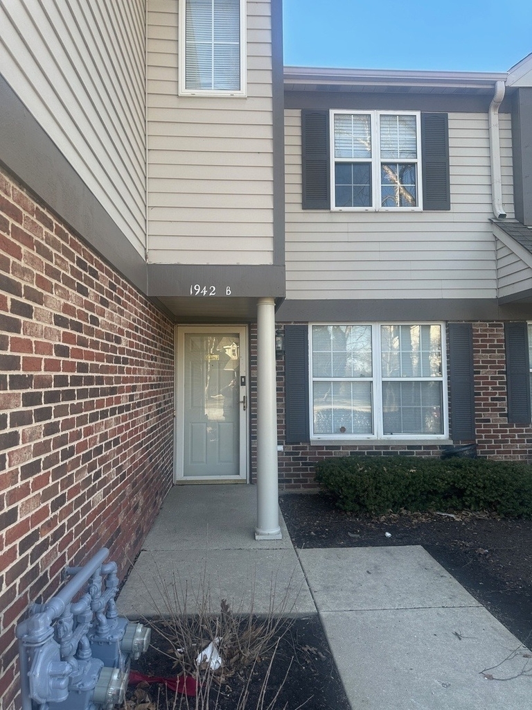 1942 Heron Avenue - Photo 1