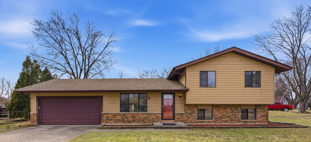 409 Kensington Drive - Photo 1