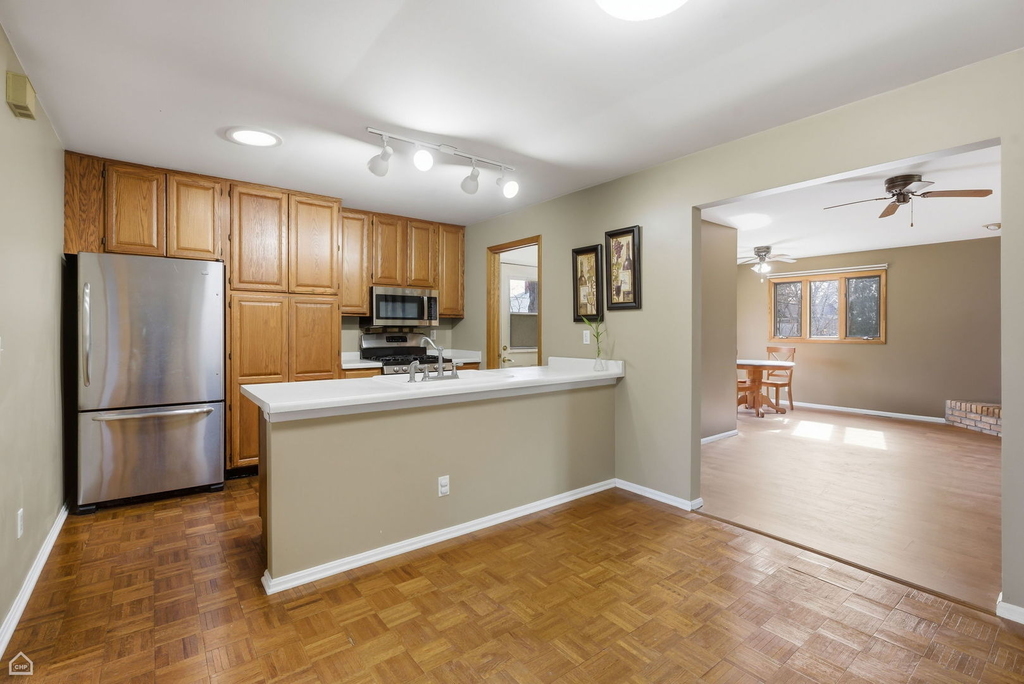 409 Kensington Drive - Photo 4