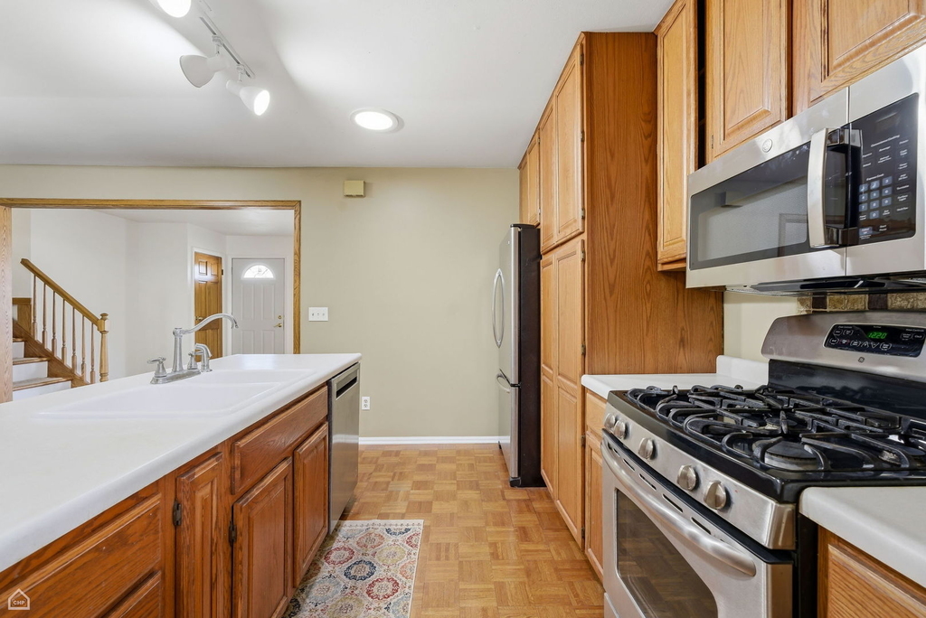 409 Kensington Drive - Photo 3