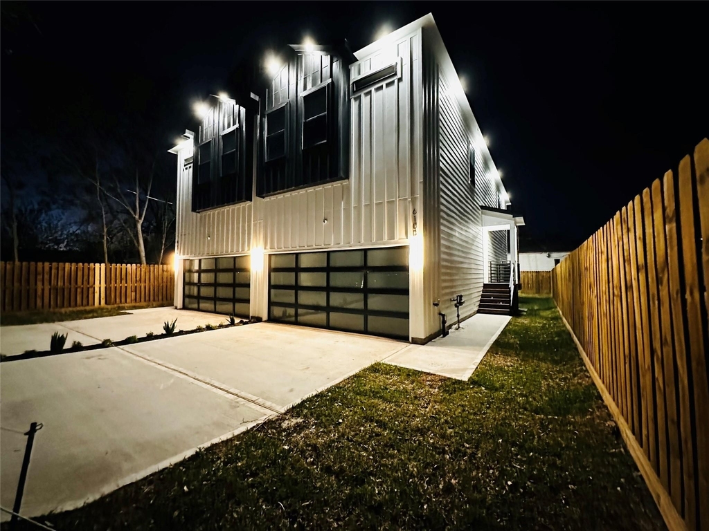 610 E 41st Street - Photo 1