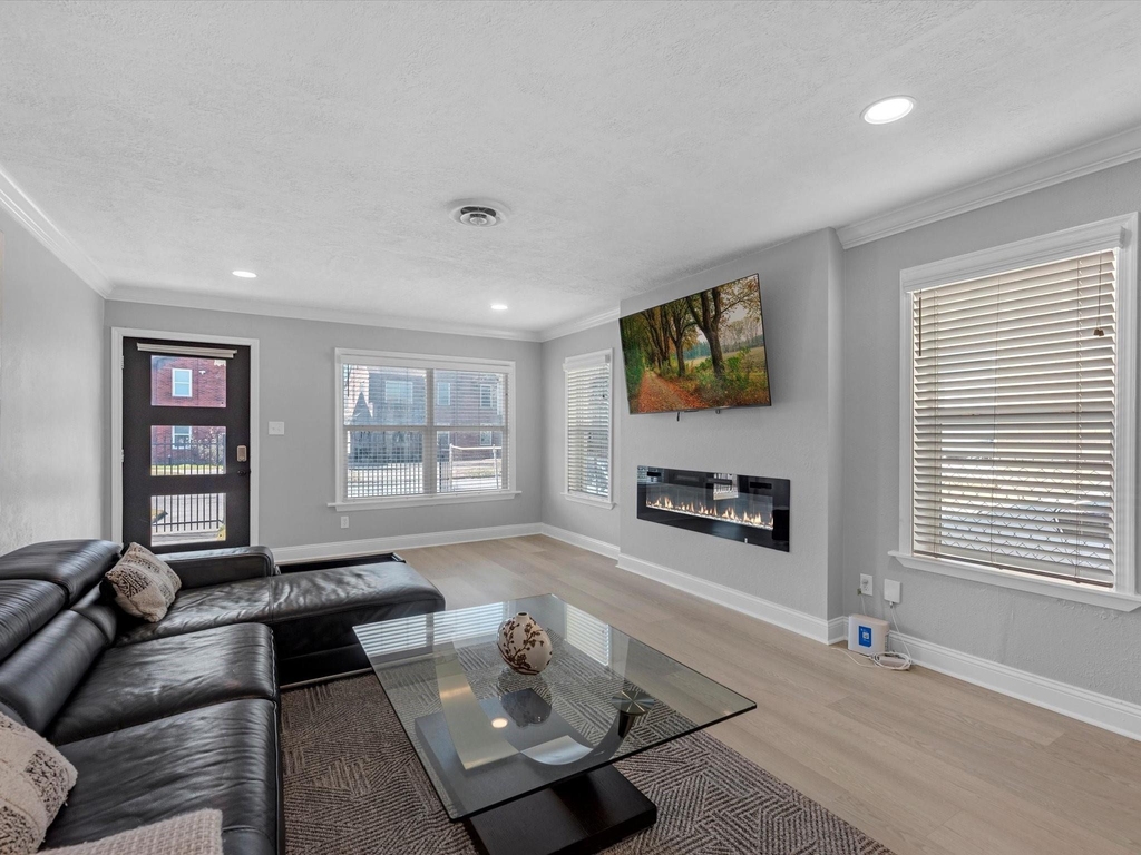 2505 Truxillo Street - Photo 1
