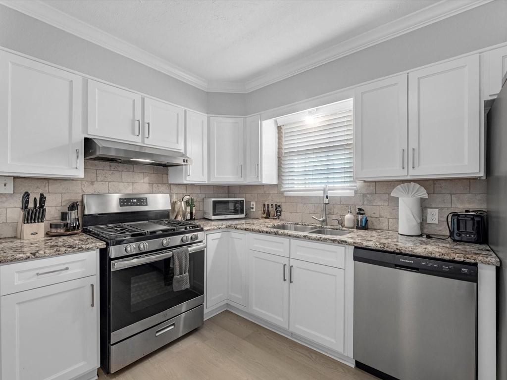 2505 Truxillo Street - Photo 5