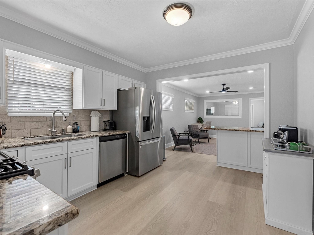 2505 Truxillo Street - Photo 4