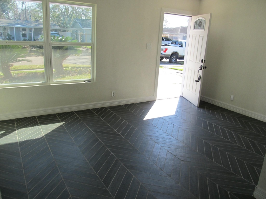 1213 Trimm Avenue - Photo 1