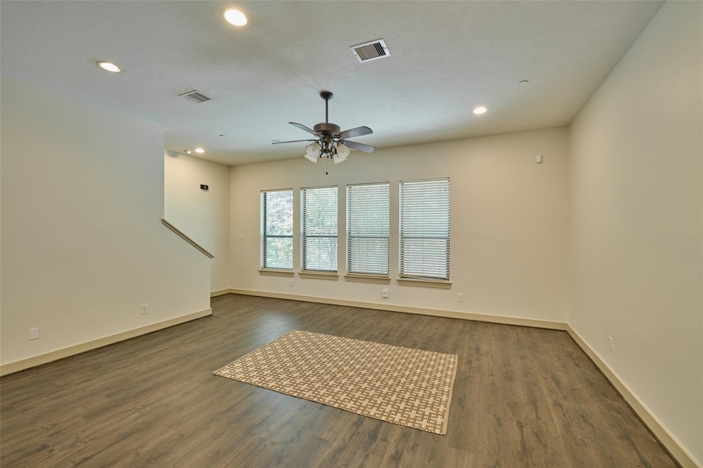 2422 Navigation Boulevard - Photo 9