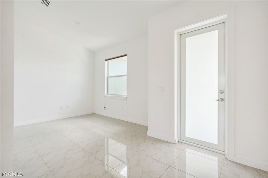 2725 Sw Embers Terrace - Photo 3