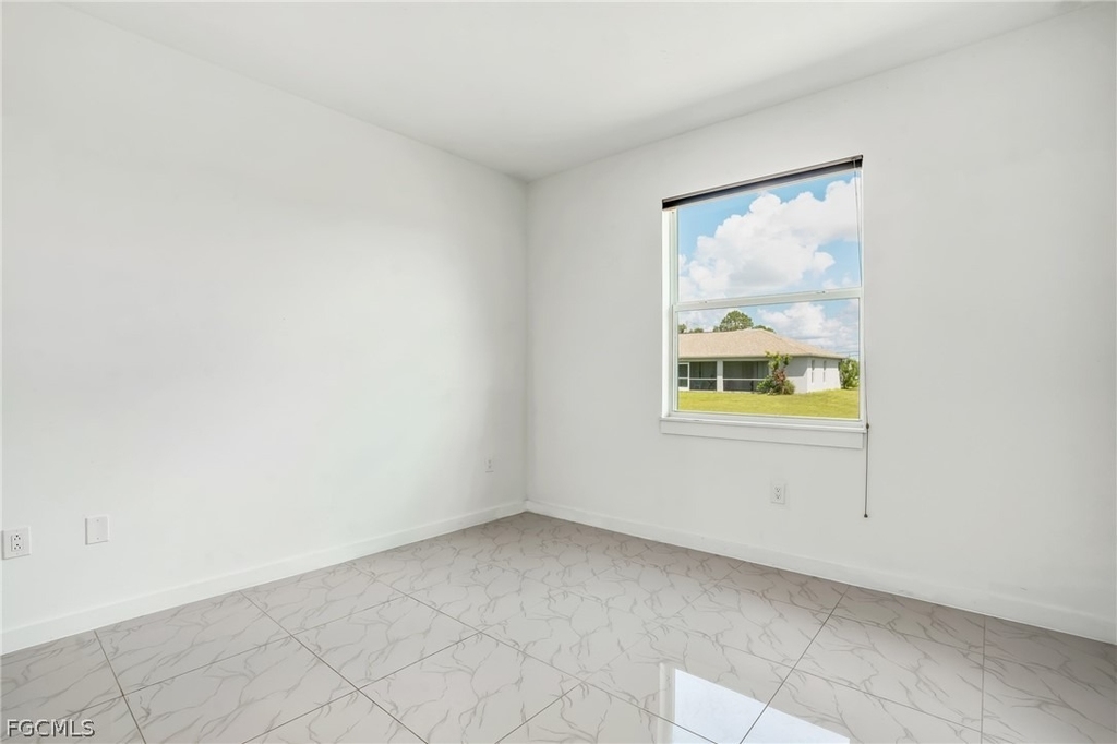 2725 Sw Embers Terrace - Photo 18