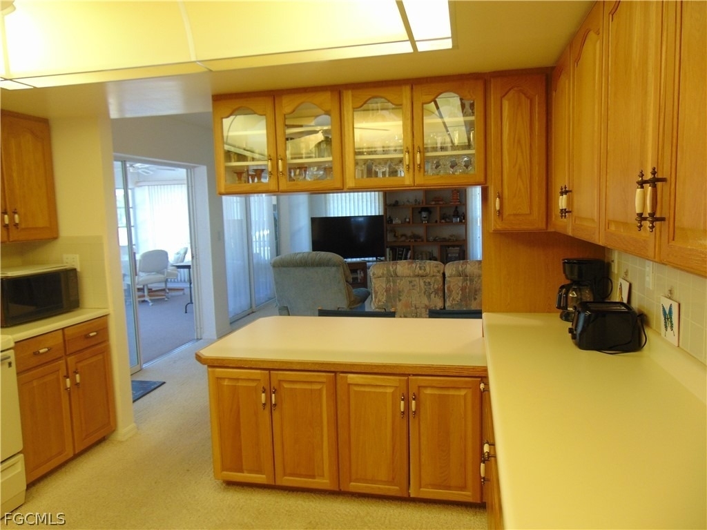 1092 Riverbend Drive - Photo 9