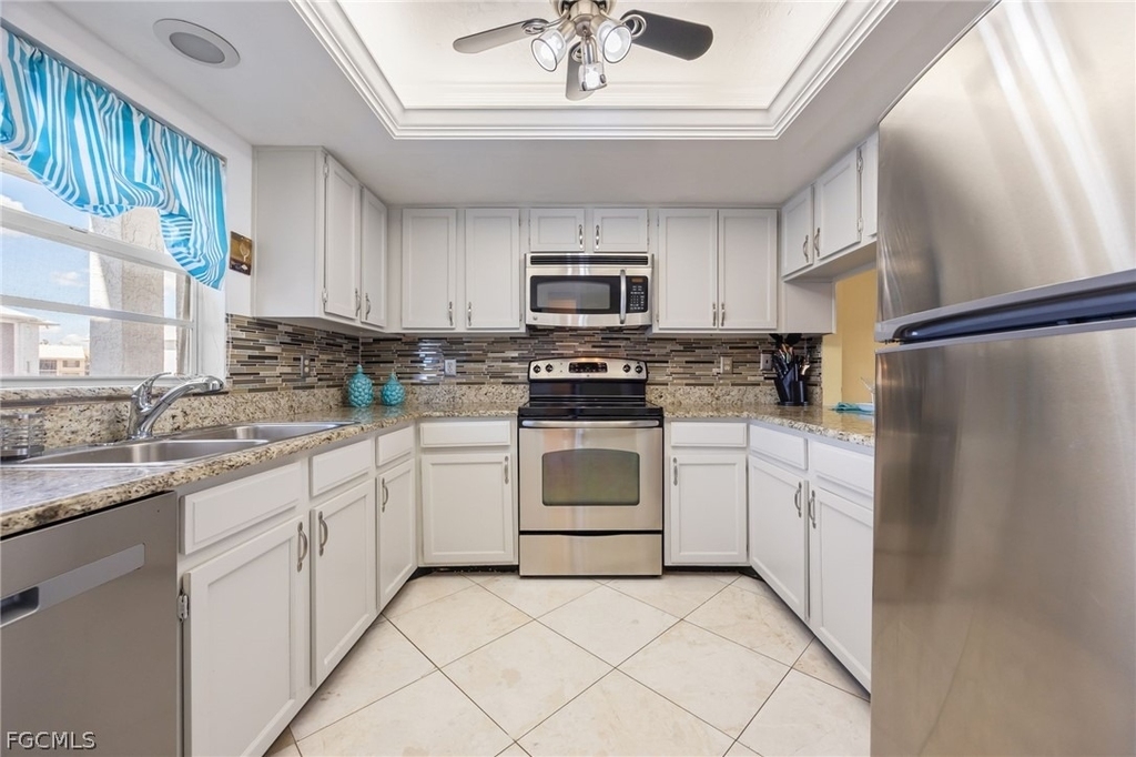 4511 Bay Beach Lane - Photo 4