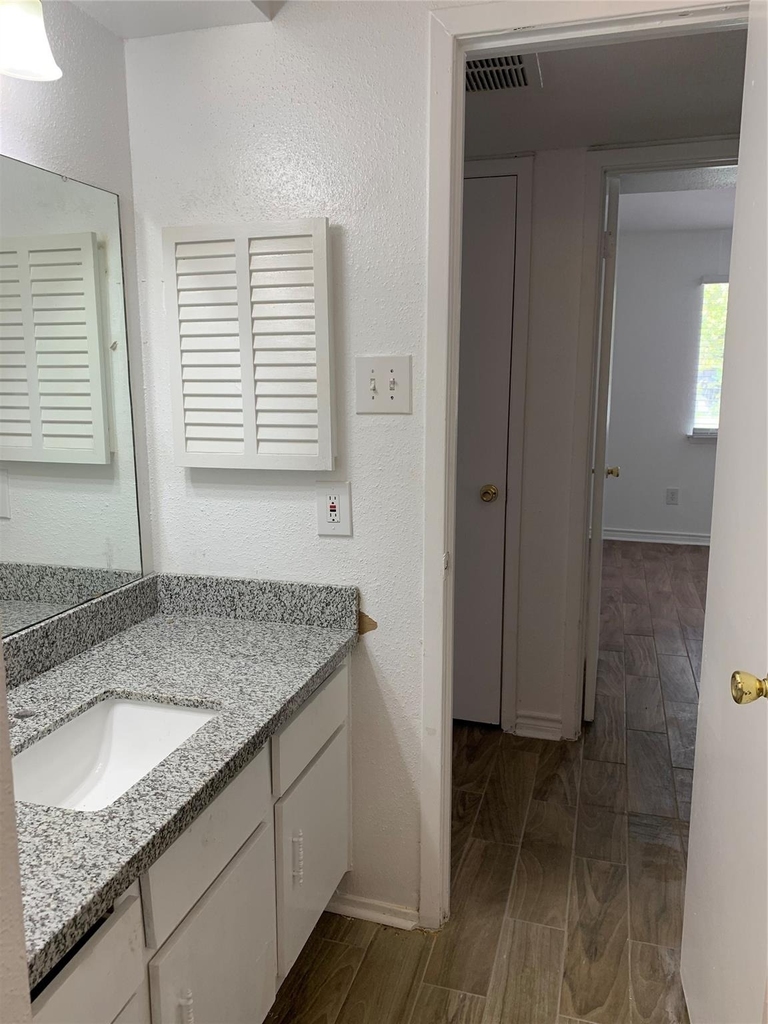 5625 Antoine Drive - Photo 7