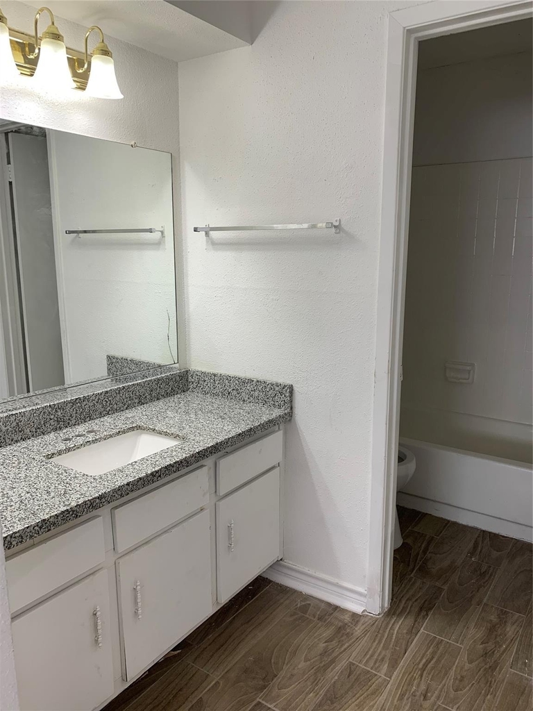 5625 Antoine Drive - Photo 12