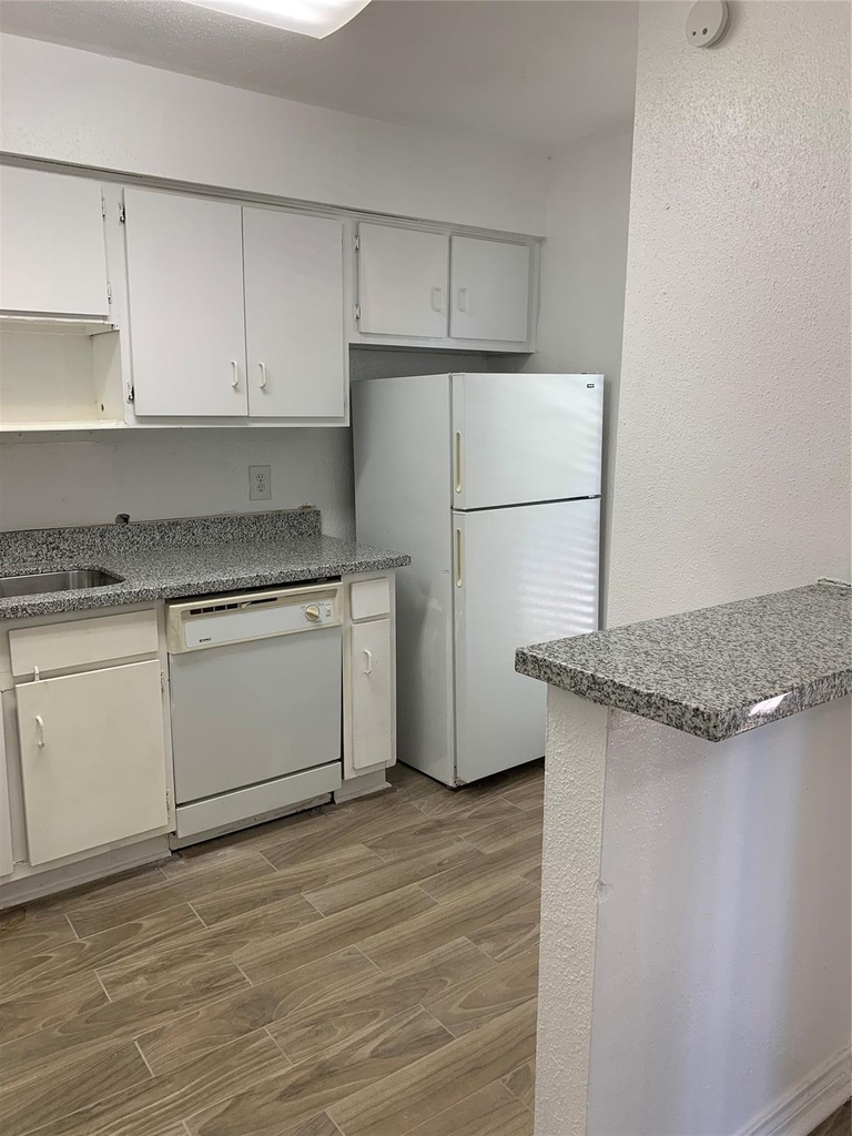 5625 Antoine Drive - Photo 1