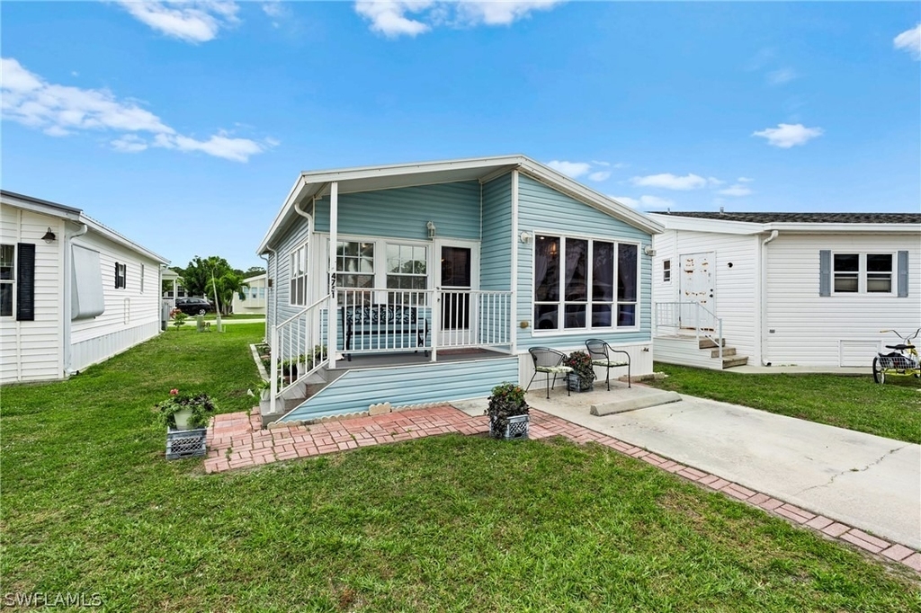 4751 Lafayette Lane W - Photo 0