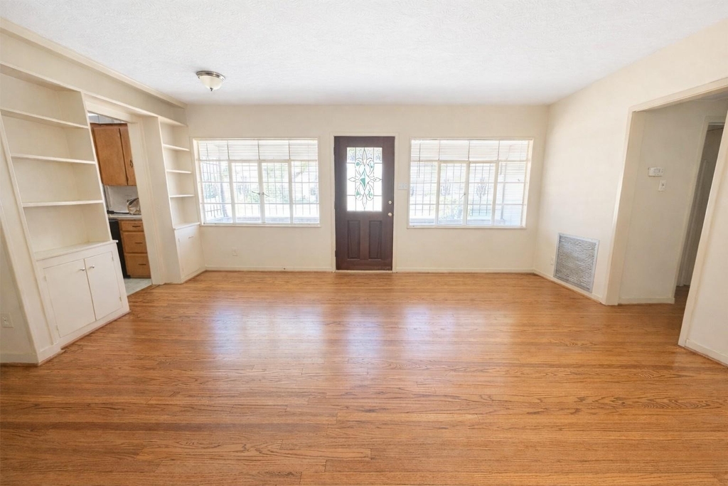 903 Lamonte Lane - Photo 2
