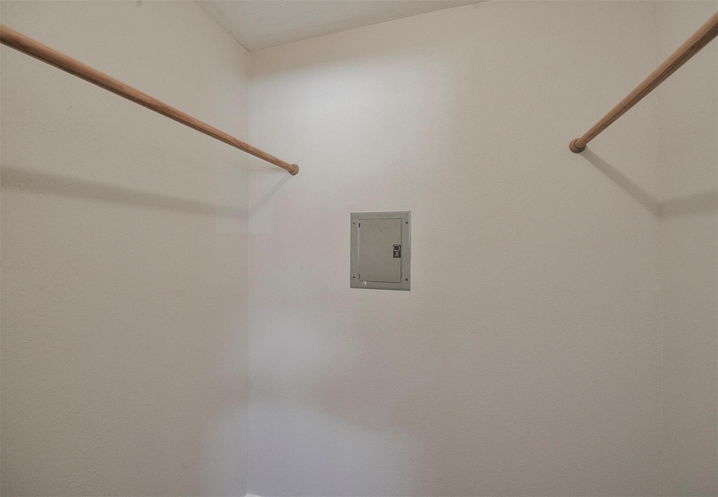 12905 Woodforest Boulevard - Photo 10