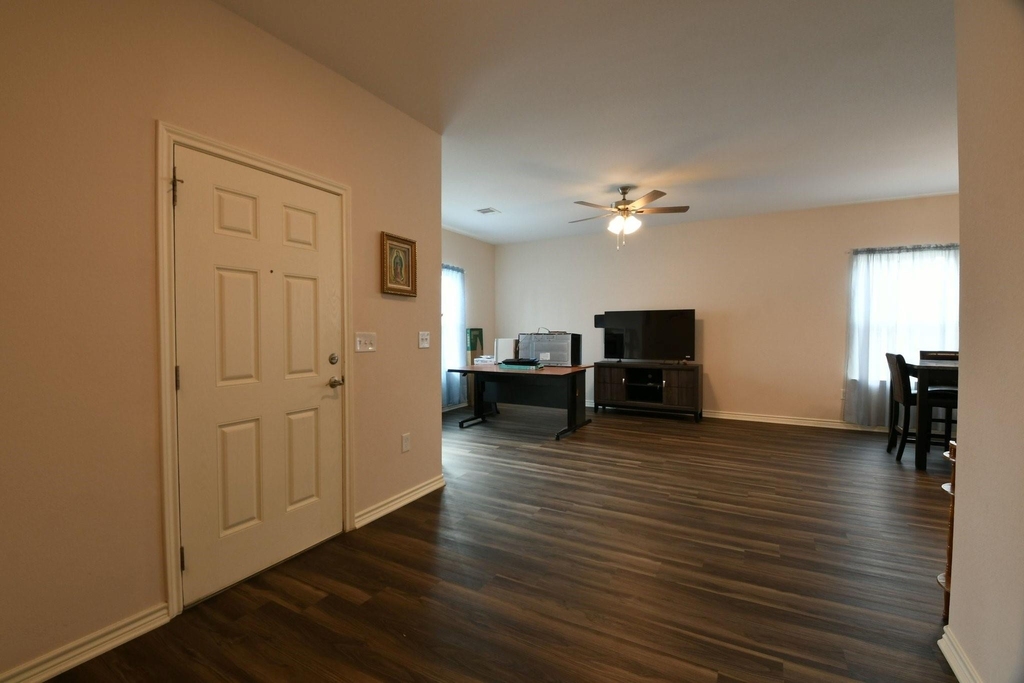 5817 Gaston Street - Photo 8