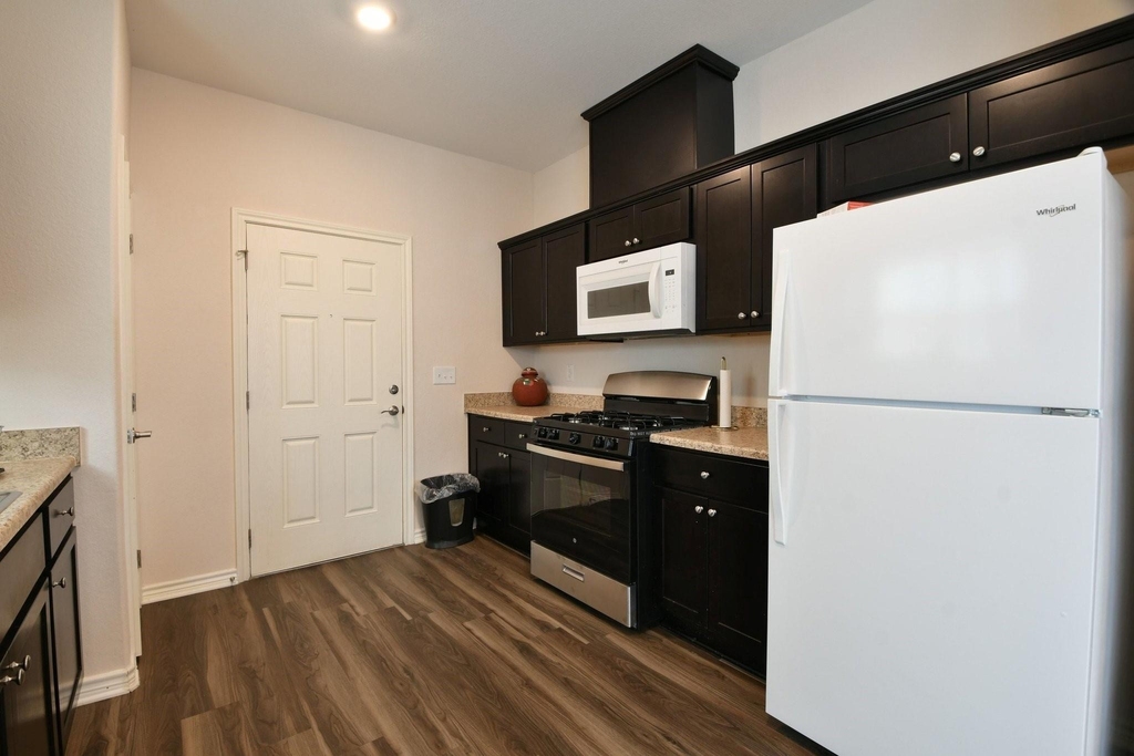 5817 Gaston Street - Photo 16
