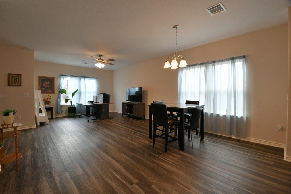 5817 Gaston Street - Photo 11