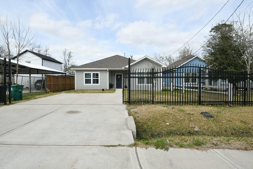 5817 Gaston Street - Photo 5