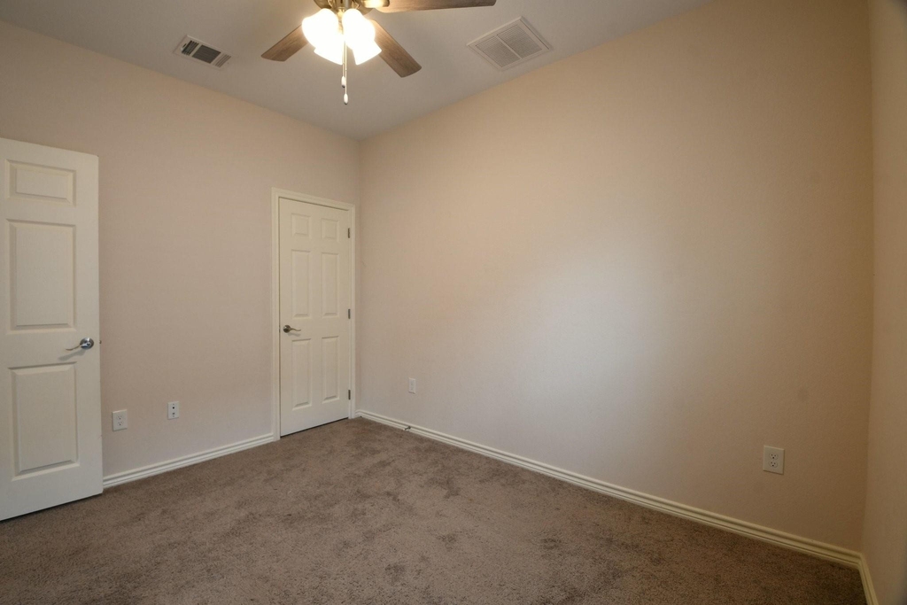 5817 Gaston Street - Photo 22