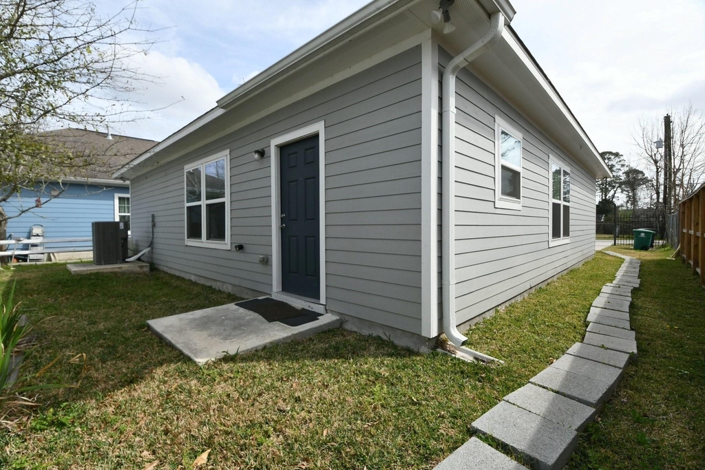 5817 Gaston Street - Photo 23