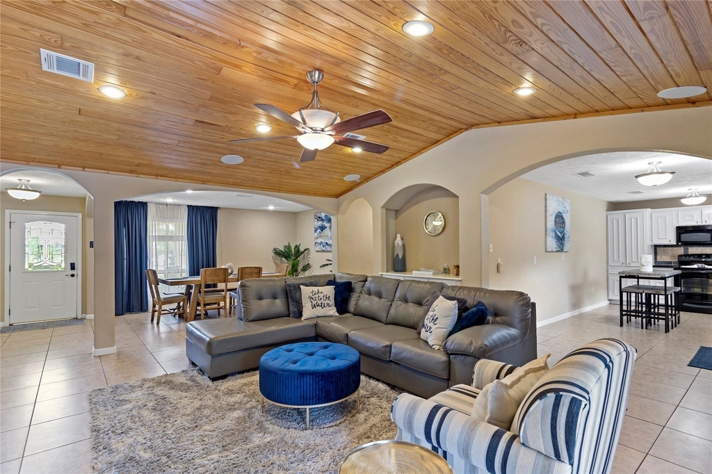 1405 Delabrook Court - Photo 6