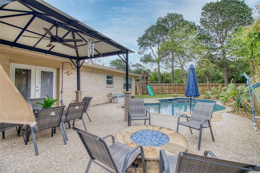 1405 Delabrook Court - Photo 17
