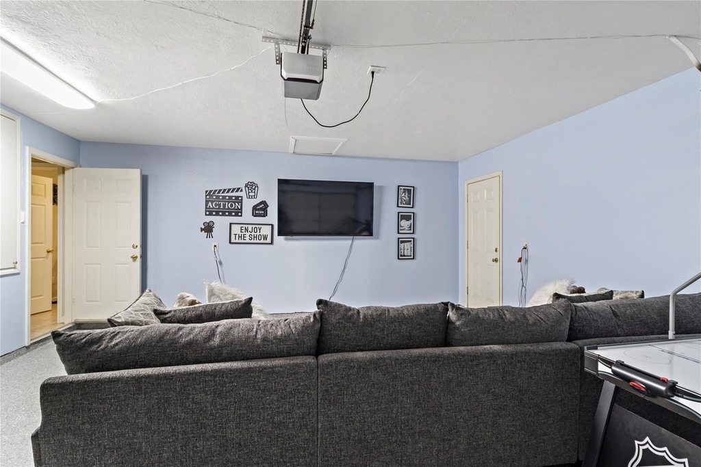 1405 Delabrook Court - Photo 13