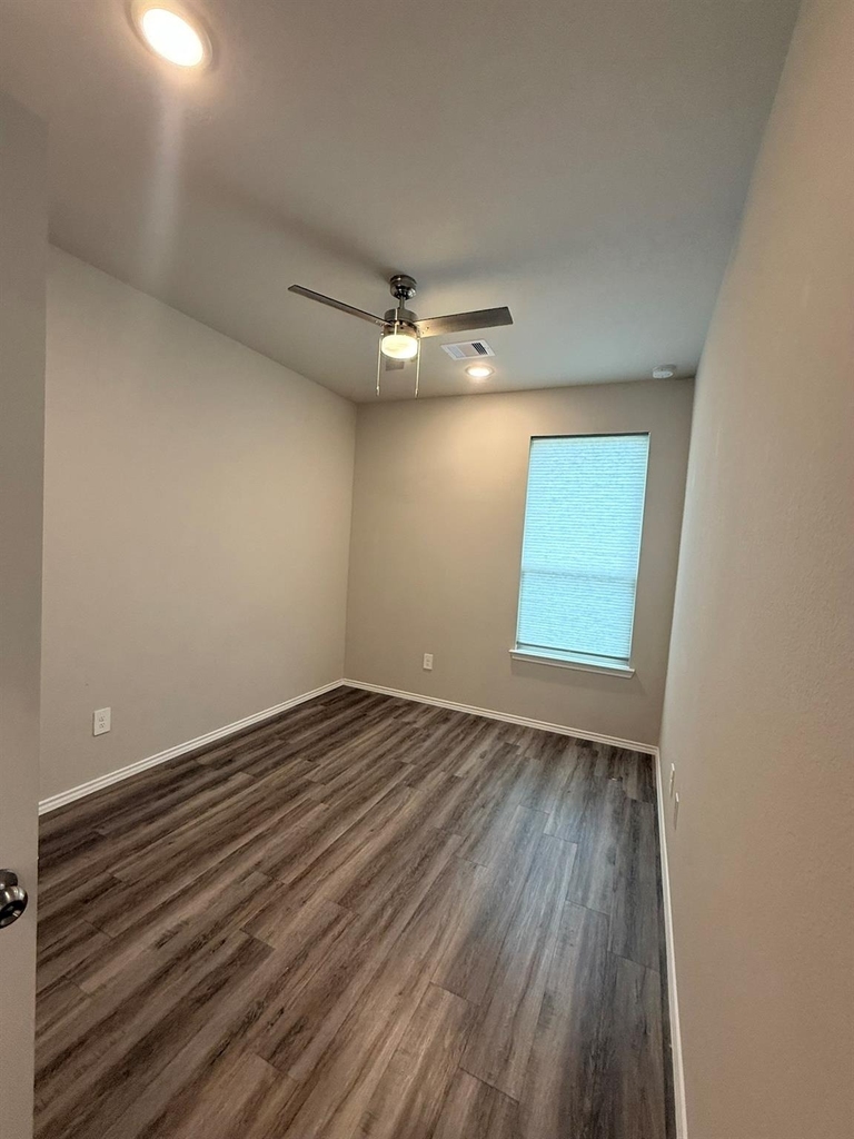 11606 Vistawood Street - Photo 15