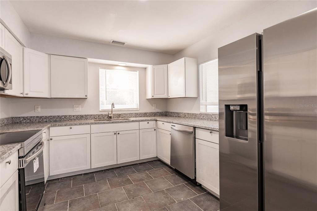 11065 Waterford Avenue - Photo 16