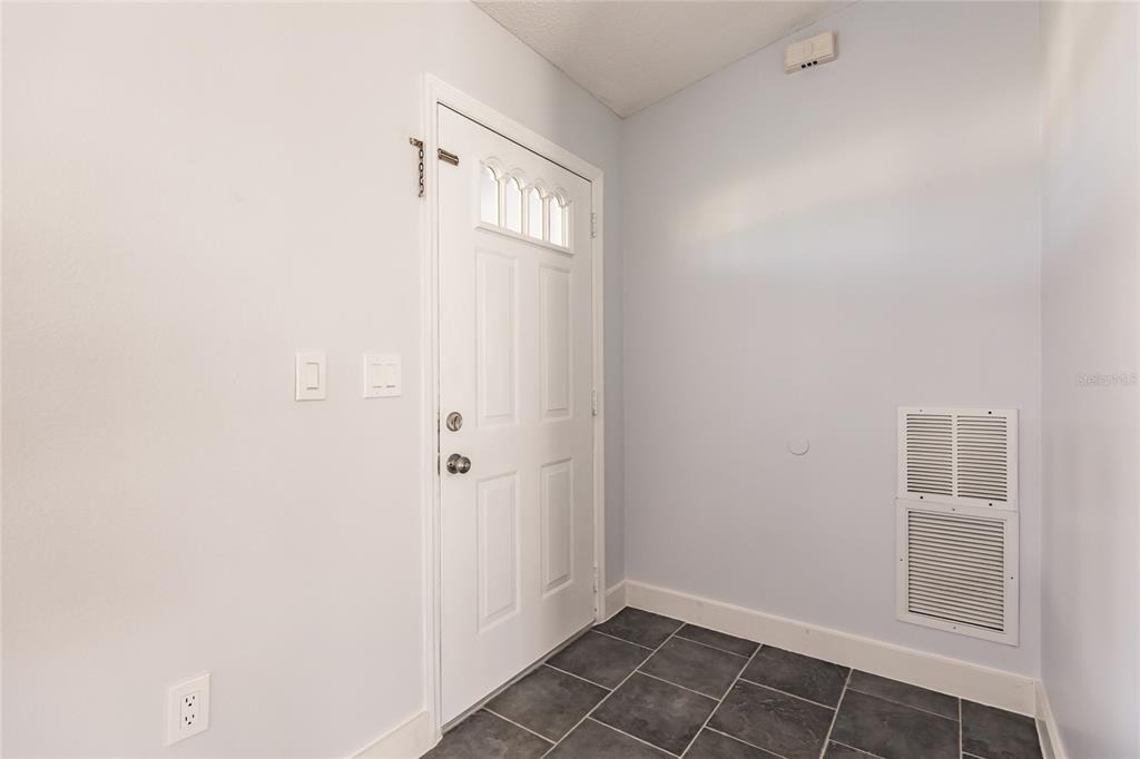 11065 Waterford Avenue - Photo 6