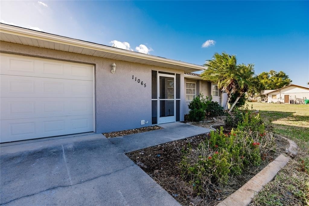 11065 Waterford Avenue - Photo 3
