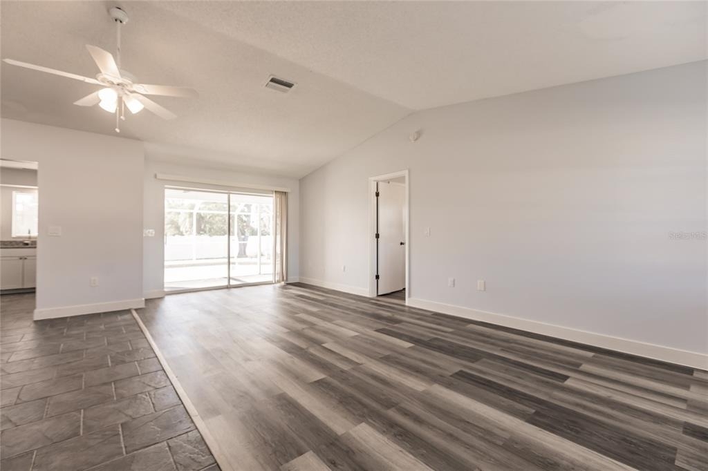 11065 Waterford Avenue - Photo 7