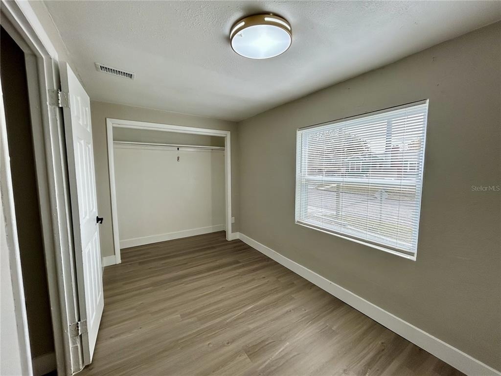 706 E Flora Street - Photo 10