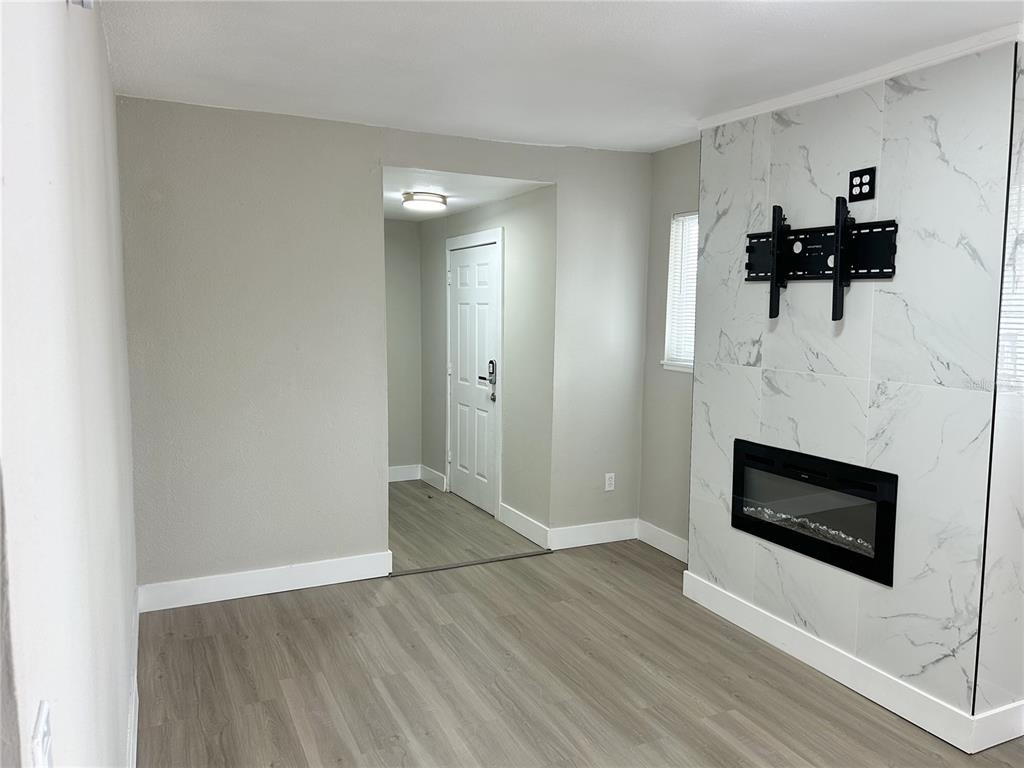 706 E Flora Street - Photo 5