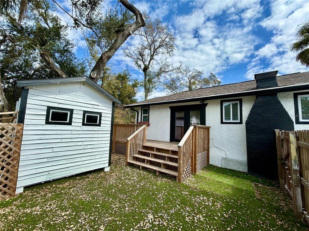 706 E Flora Street - Photo 13