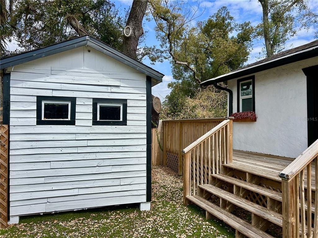 706 E Flora Street - Photo 15