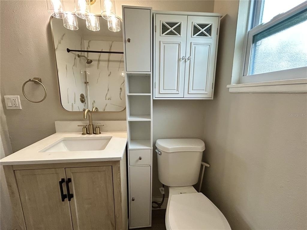 706 E Flora Street - Photo 8