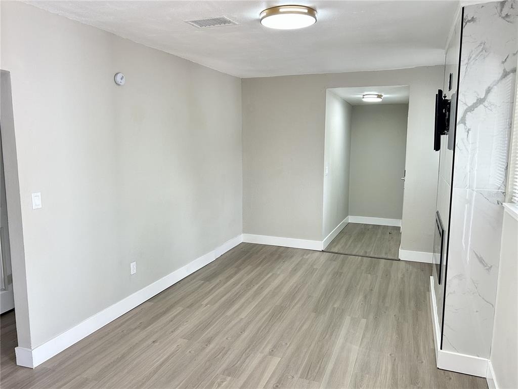 706 E Flora Street - Photo 6