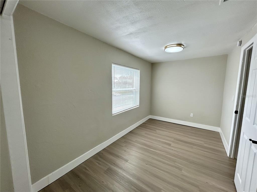 706 E Flora Street - Photo 9