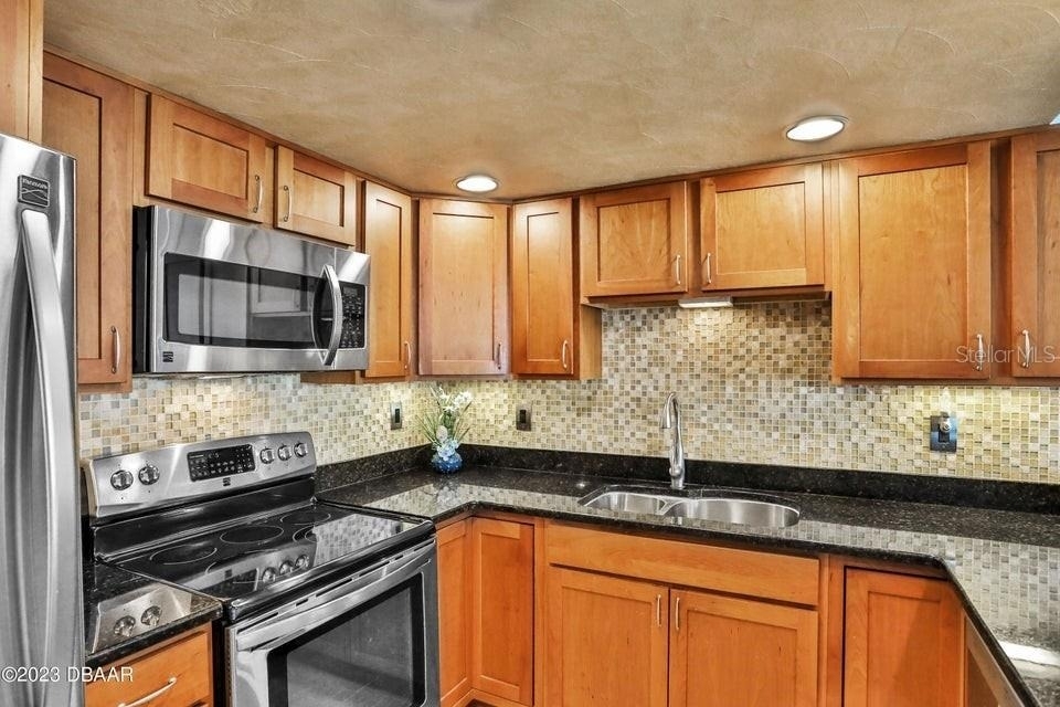2947 S Atlantic Avenue - Photo 6
