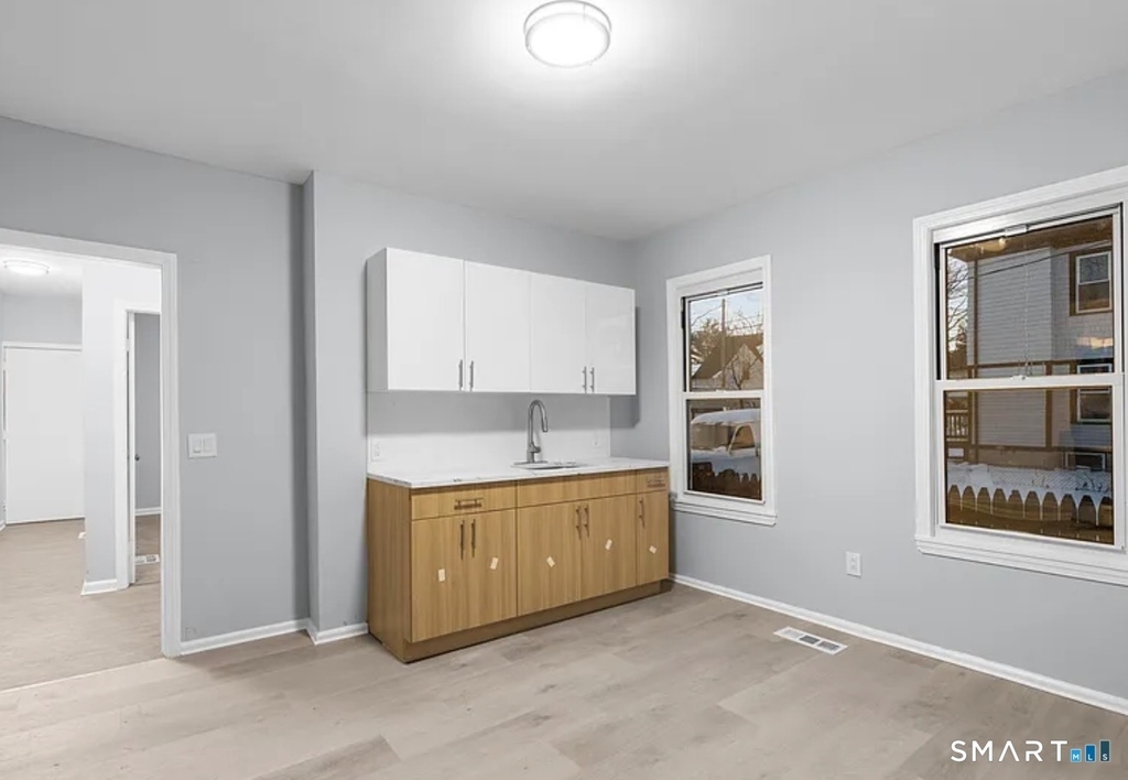 301 Poplar Street - Photo 2