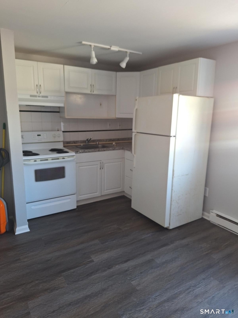 217 Hollister Avenue - Photo 0