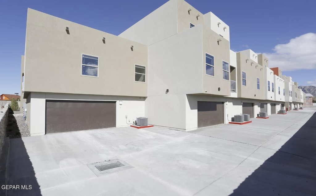410 Thorn Avenue - Photo 32