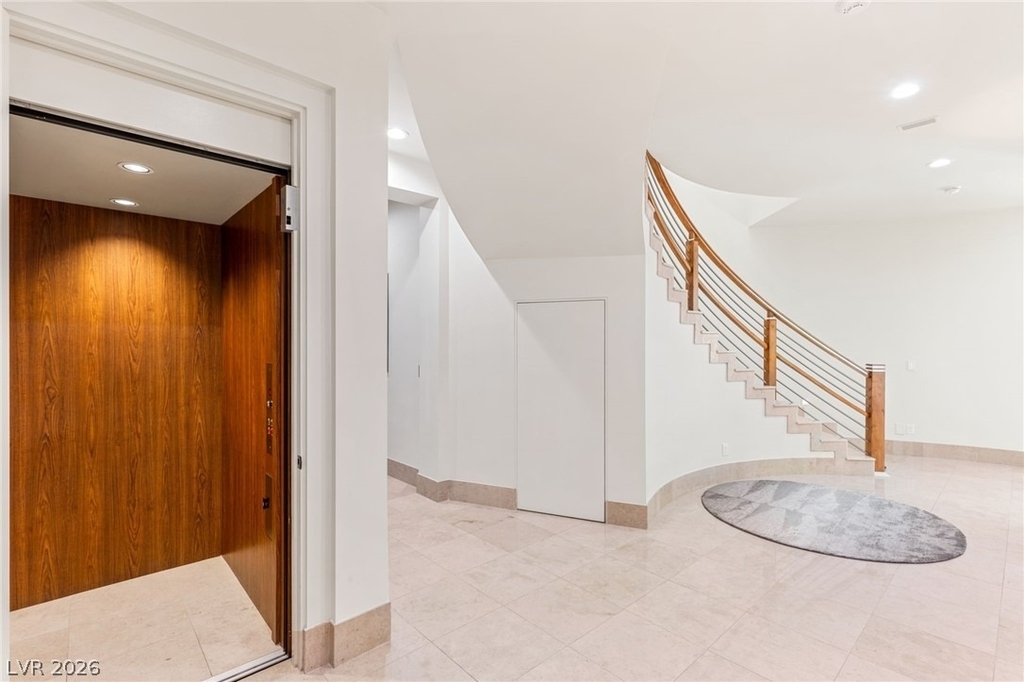 2 Castle Oaks Court - Photo 36