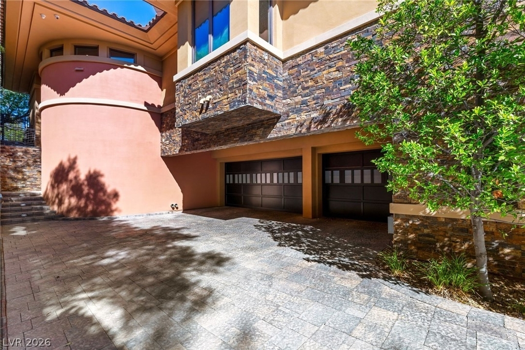 2 Castle Oaks Court - Photo 3