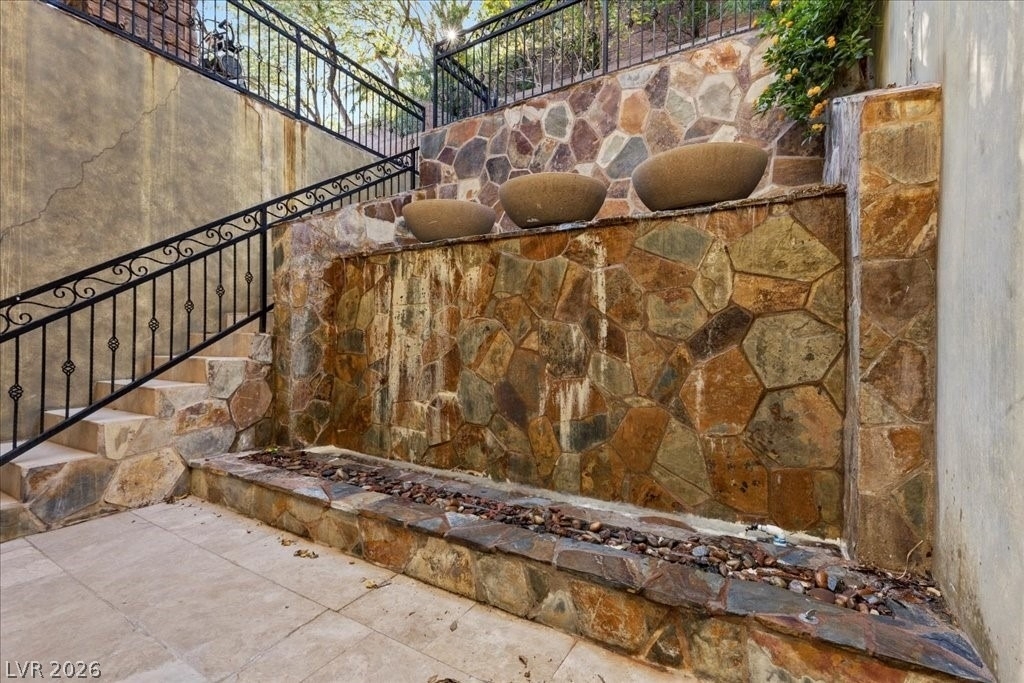 514 Mandalay Court - Photo 19