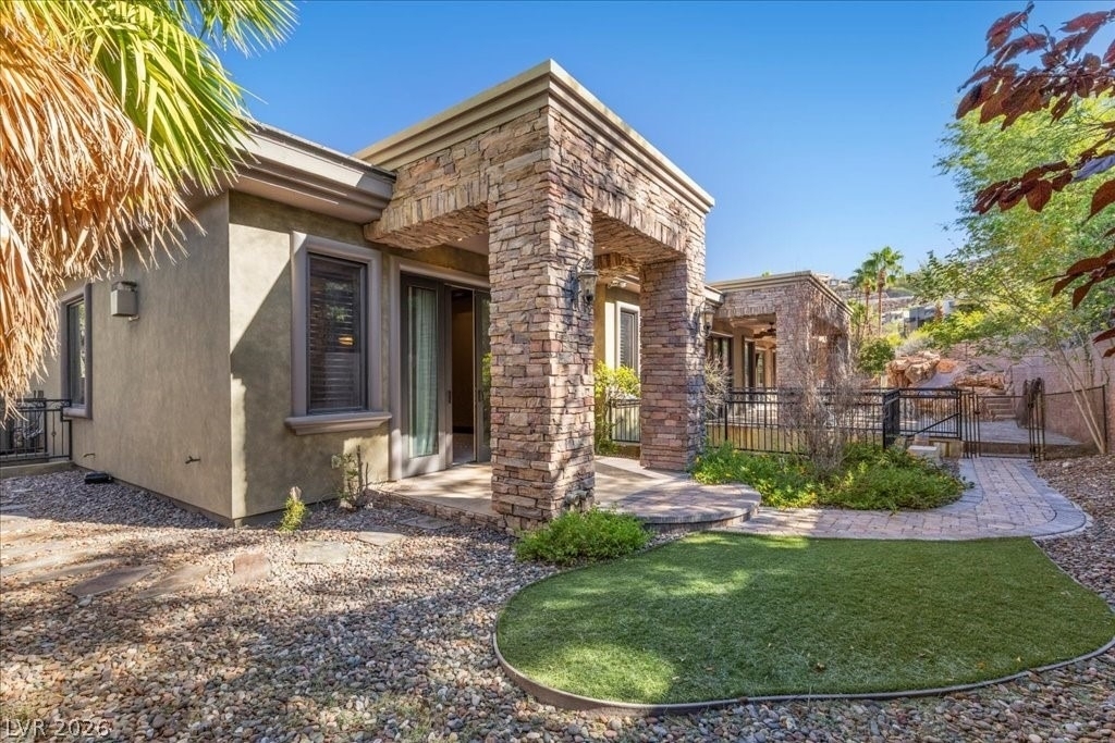 514 Mandalay Court - Photo 5