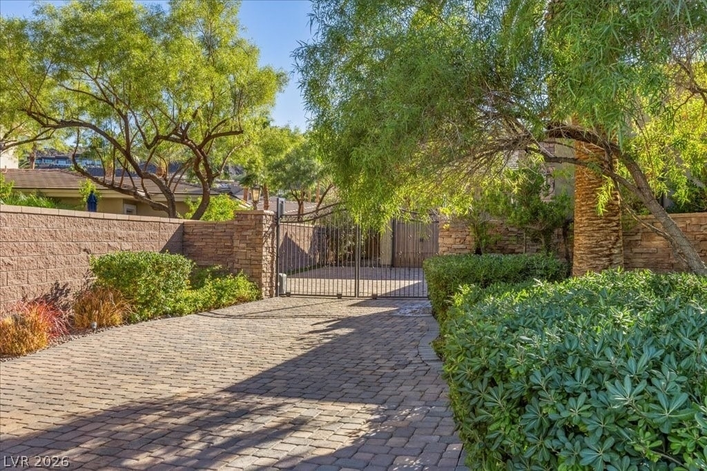 514 Mandalay Court - Photo 4